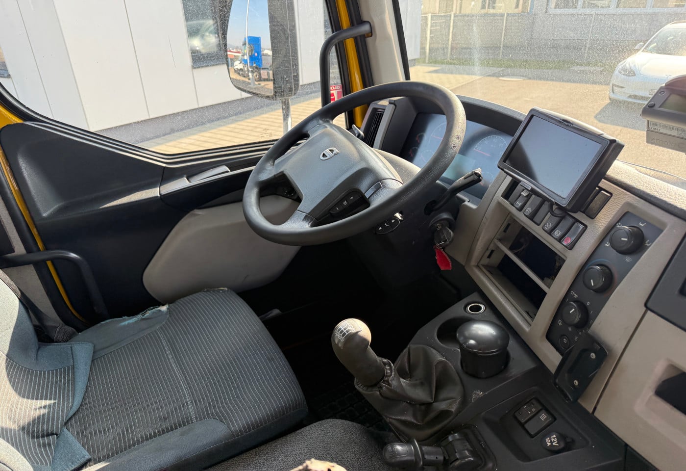 MOTO6625_2845671 vehicle image