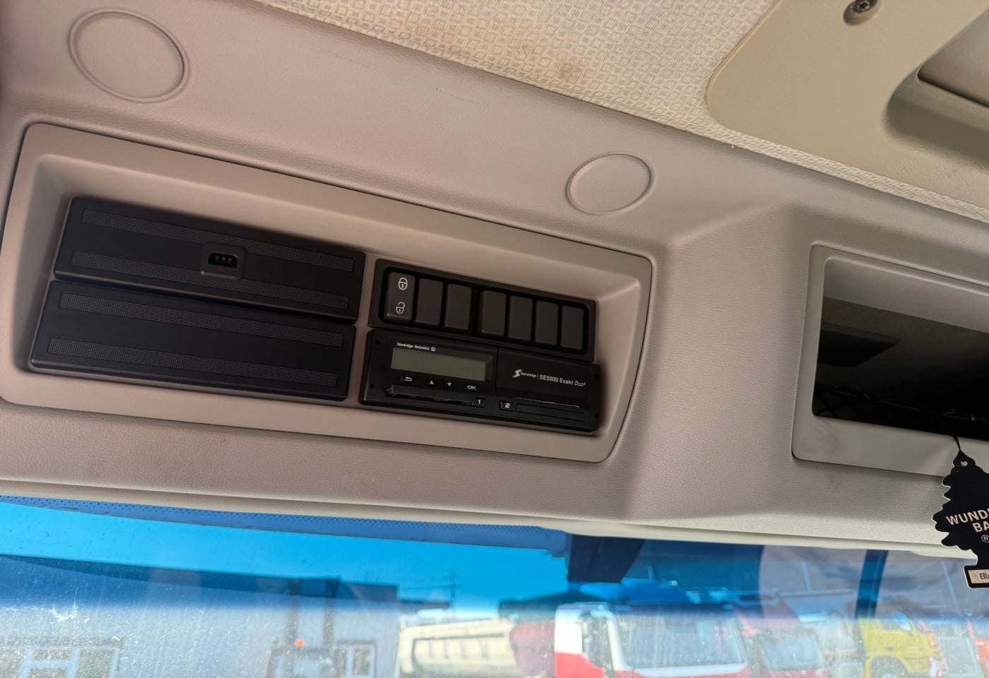 MOTO6625_2845671 vehicle image