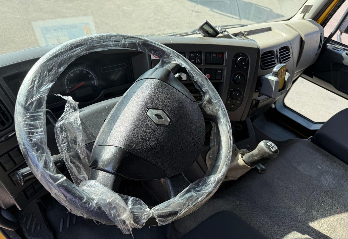 MOTO6625_2845870 vehicle image