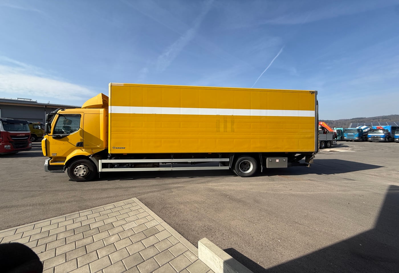 MOTO6625_2845870 vehicle image