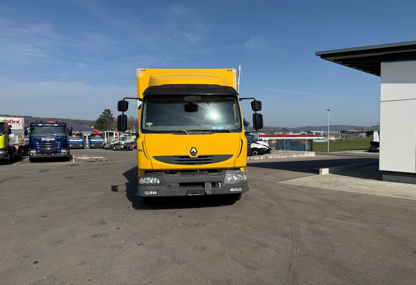 MOTO6625_2845870 vehicle image