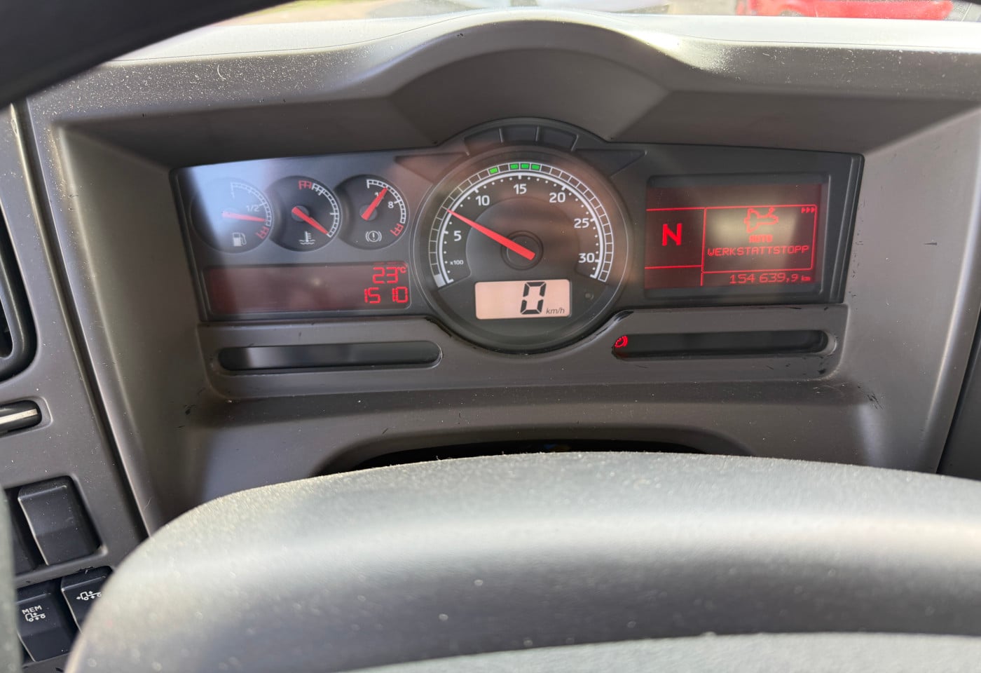 MOTO6625_2845672 vehicle image