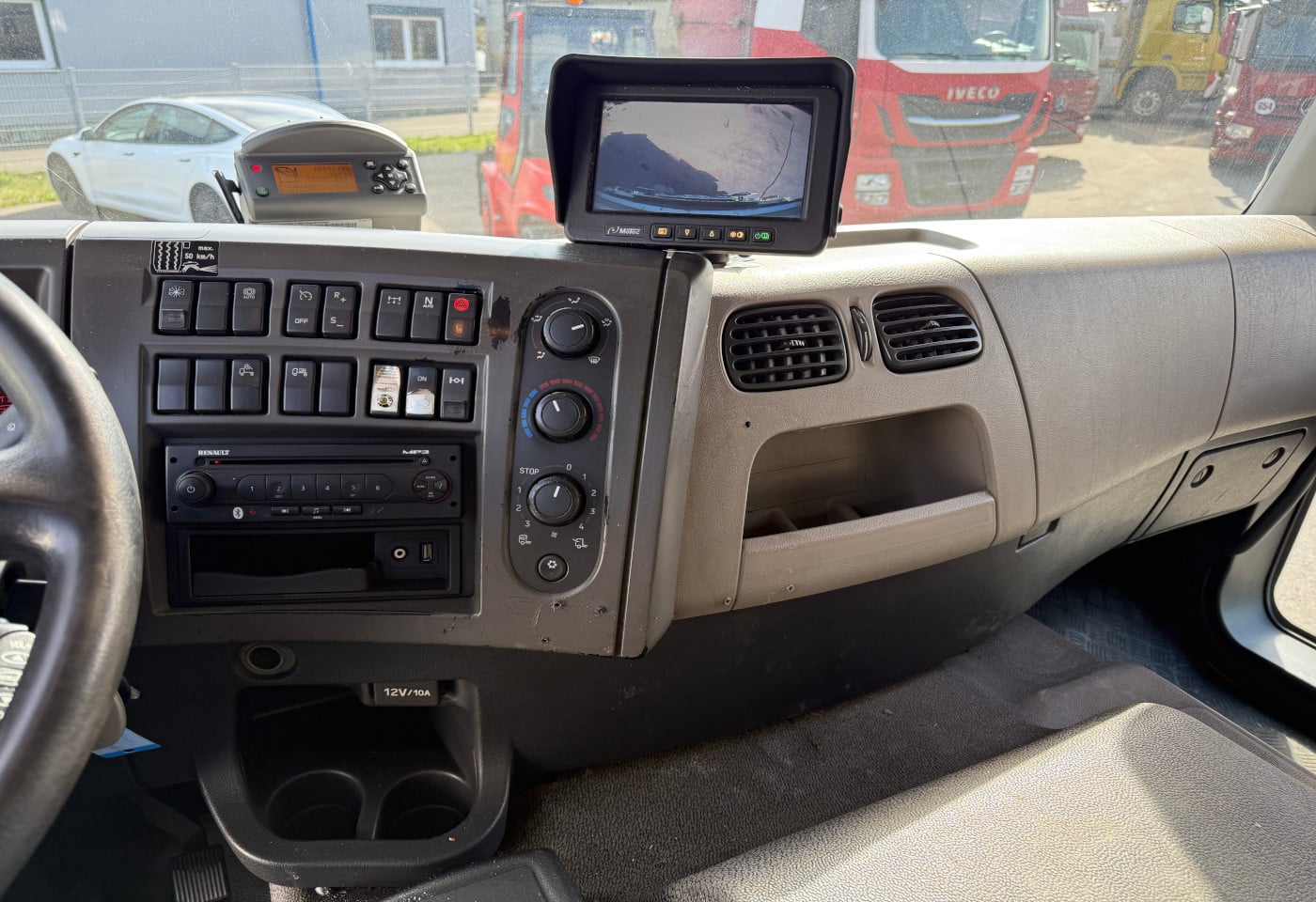 MOTO6625_2845672 vehicle image