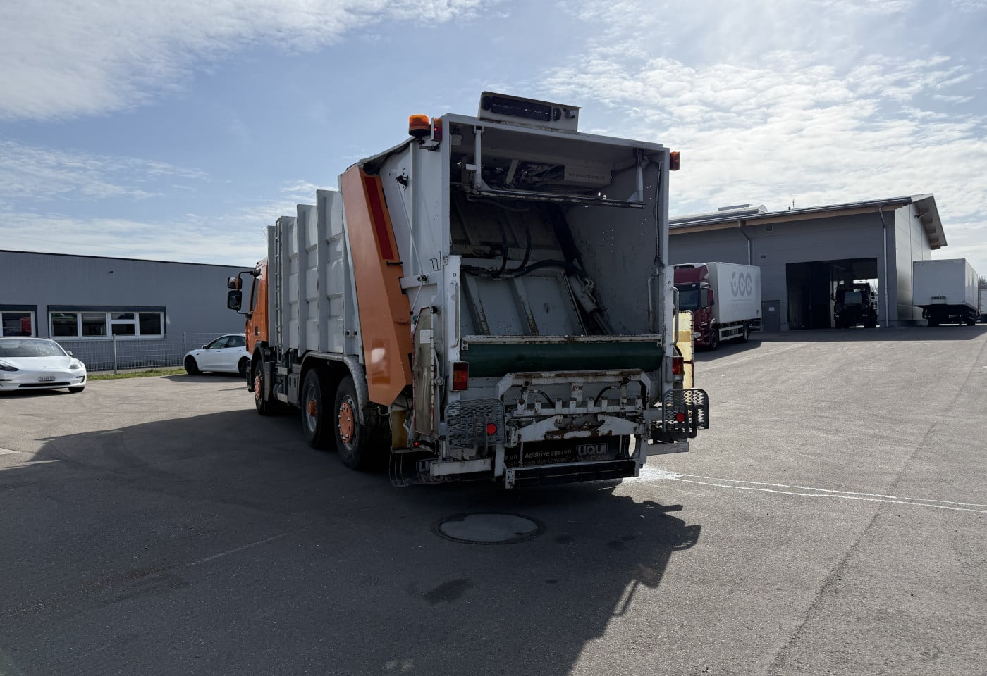 MOTO6625_2845672 vehicle image