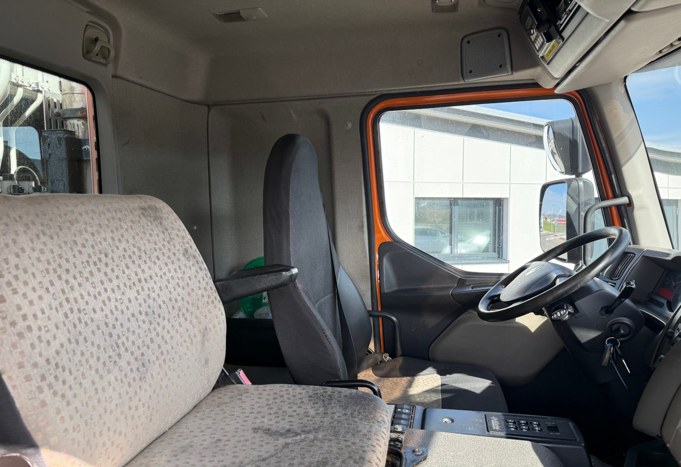 MOTO6625_2845672 vehicle image