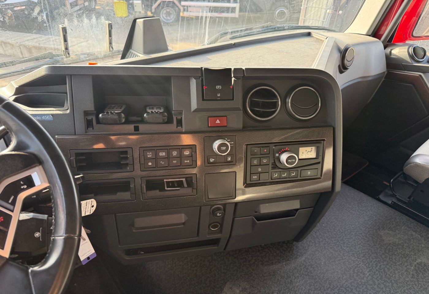 MOTO6625_2846471 vehicle image