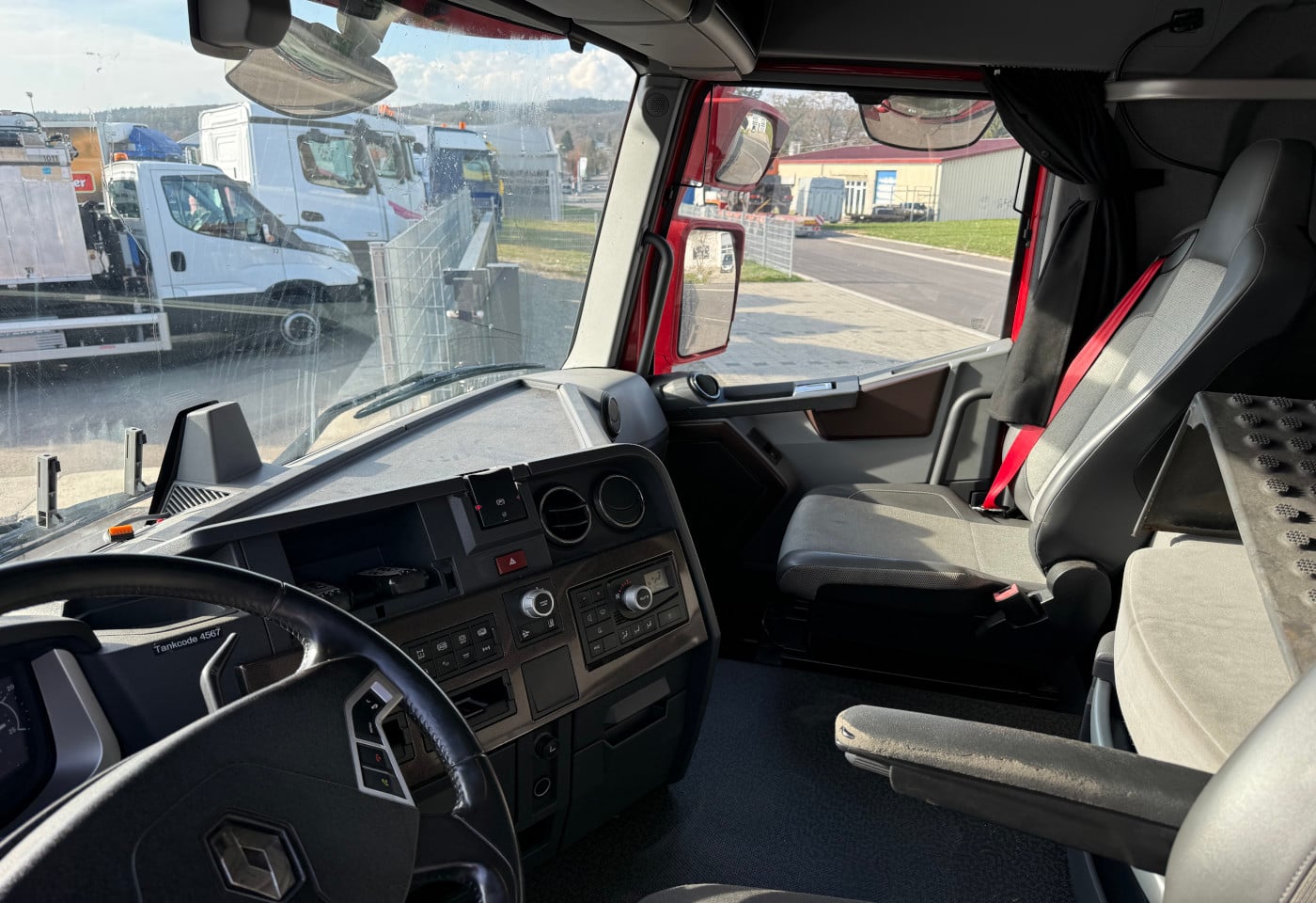 MOTO6625_2846471 vehicle image