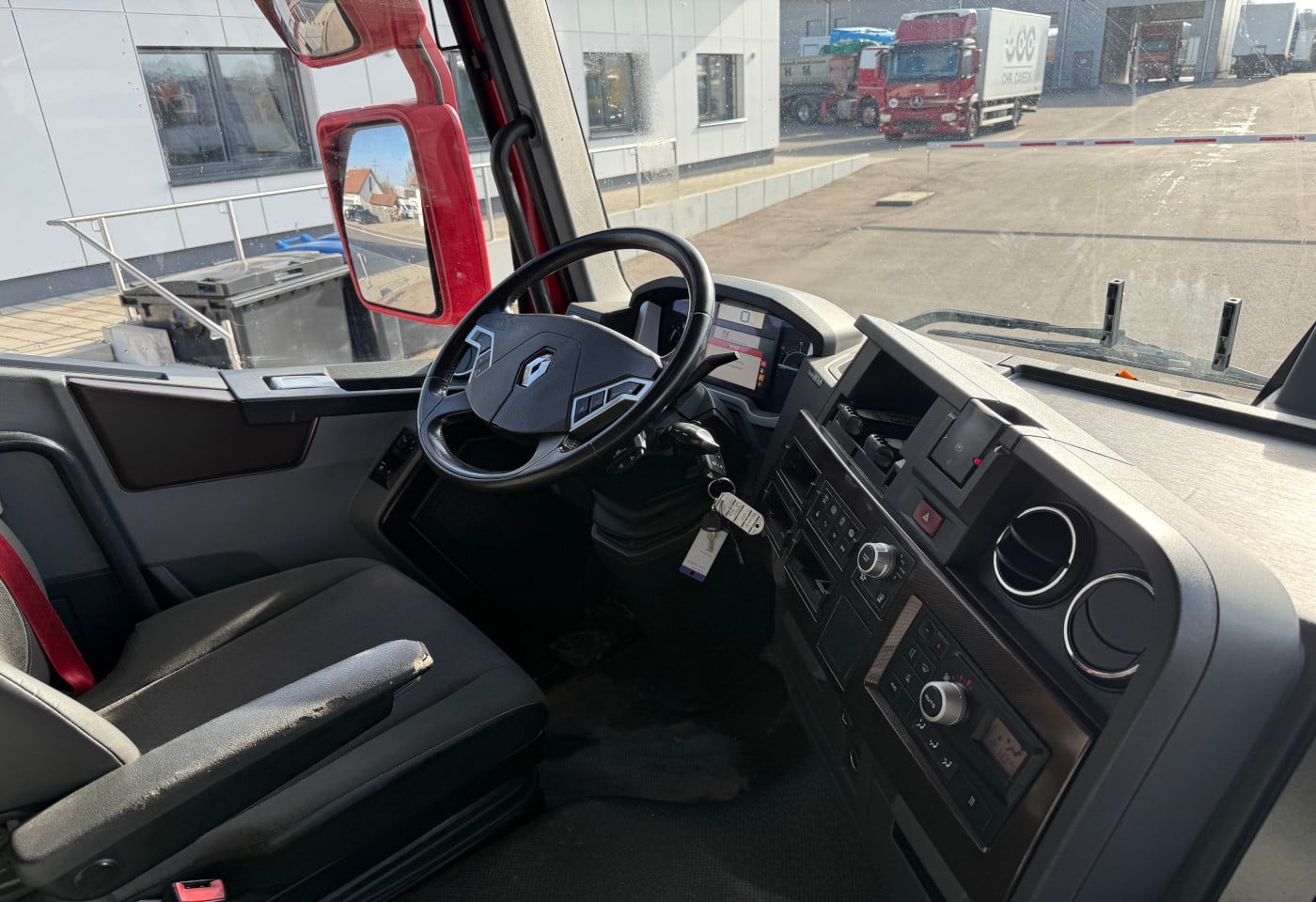 MOTO6625_2846471 vehicle image