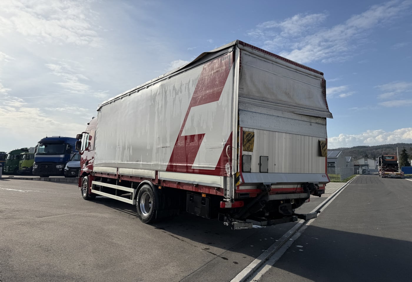 MOTO6625_2846471 vehicle image