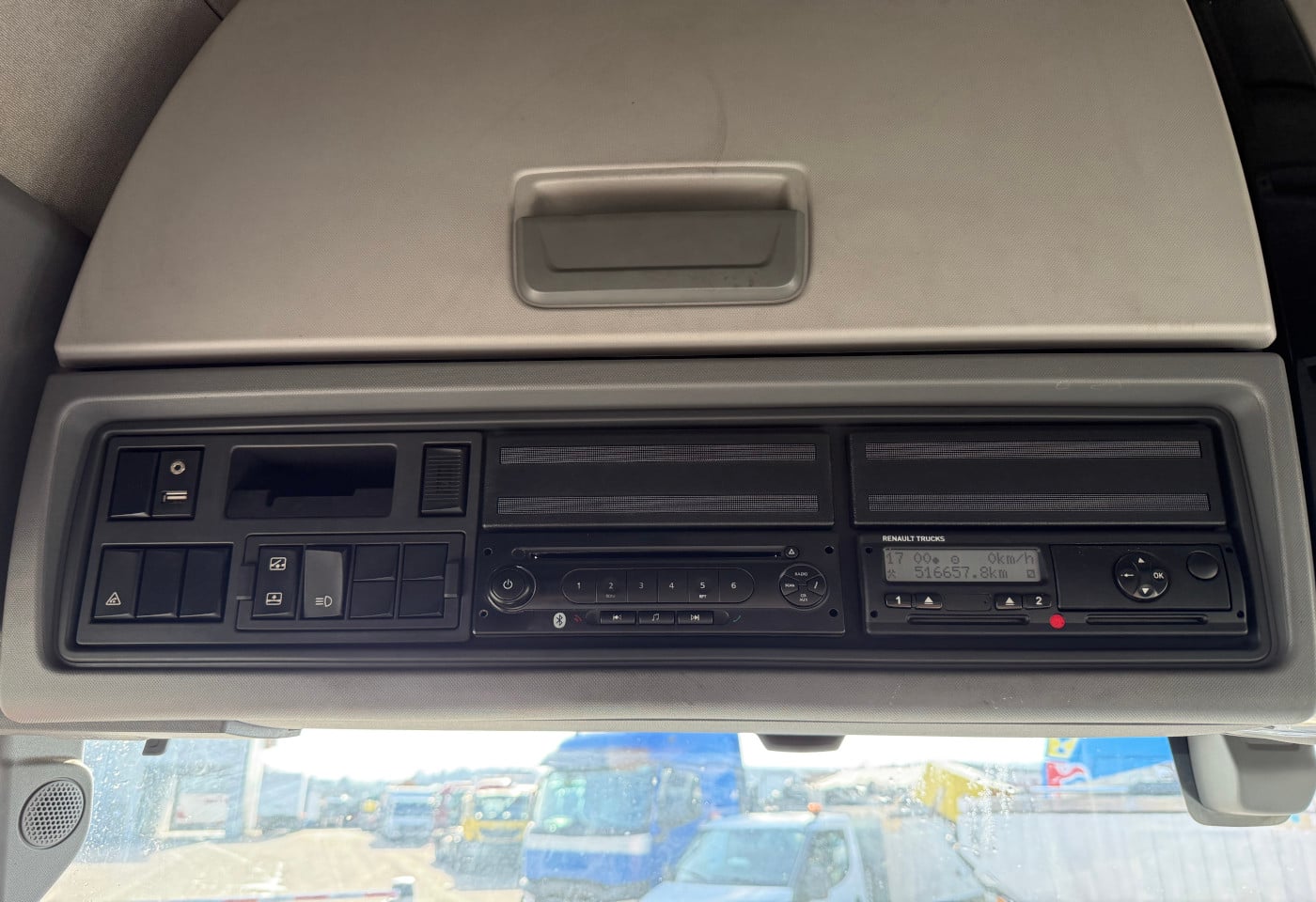 MOTO6625_2846270 vehicle image