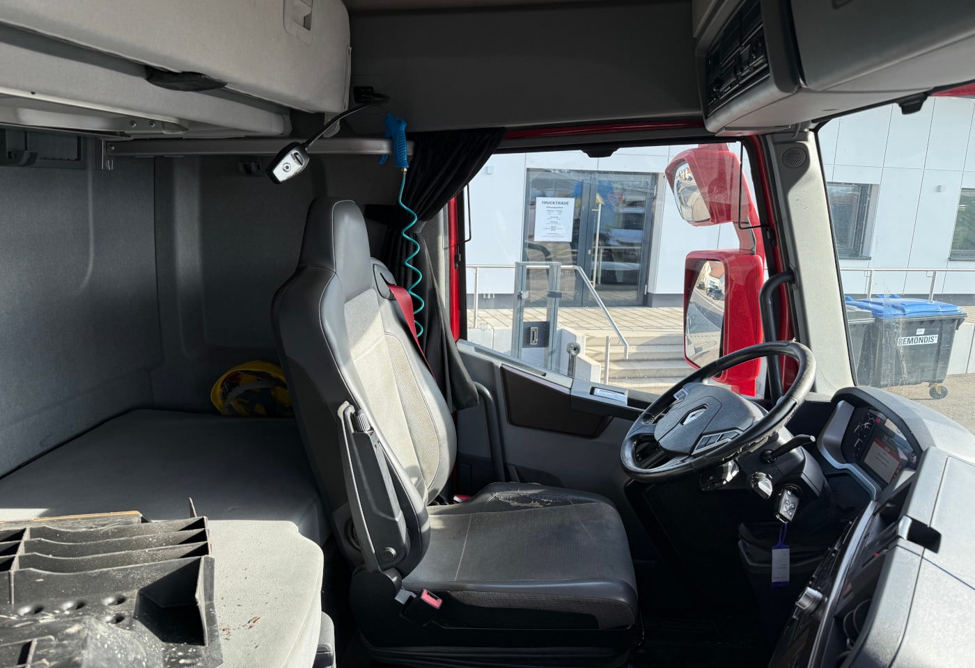 MOTO6625_2846270 vehicle image