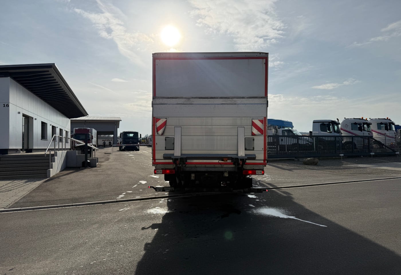 MOTO6625_2846270 vehicle image