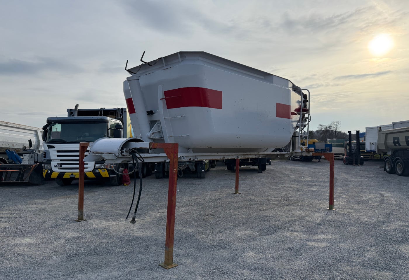 MOTO6625_2846268 vehicle image