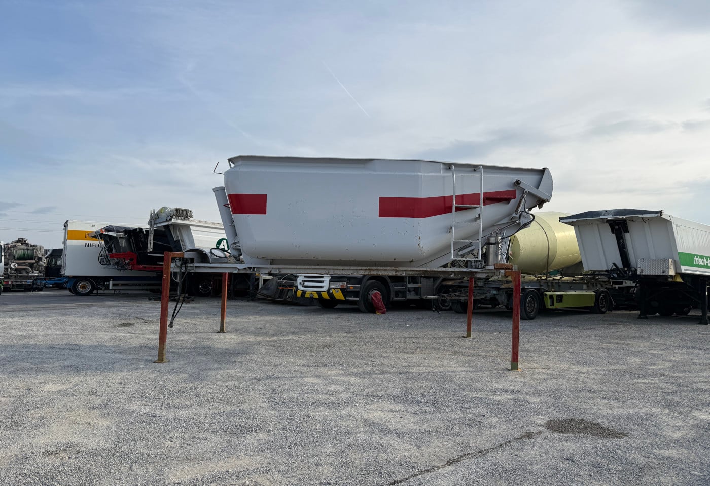 MOTO6625_2846268 vehicle image