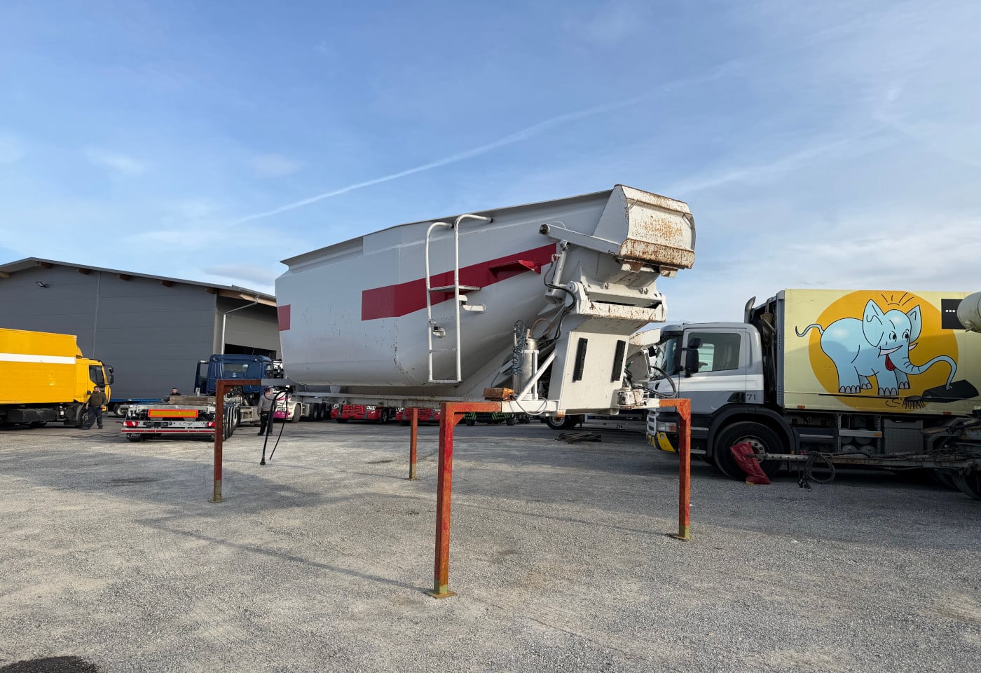 MOTO6625_2846268 vehicle image