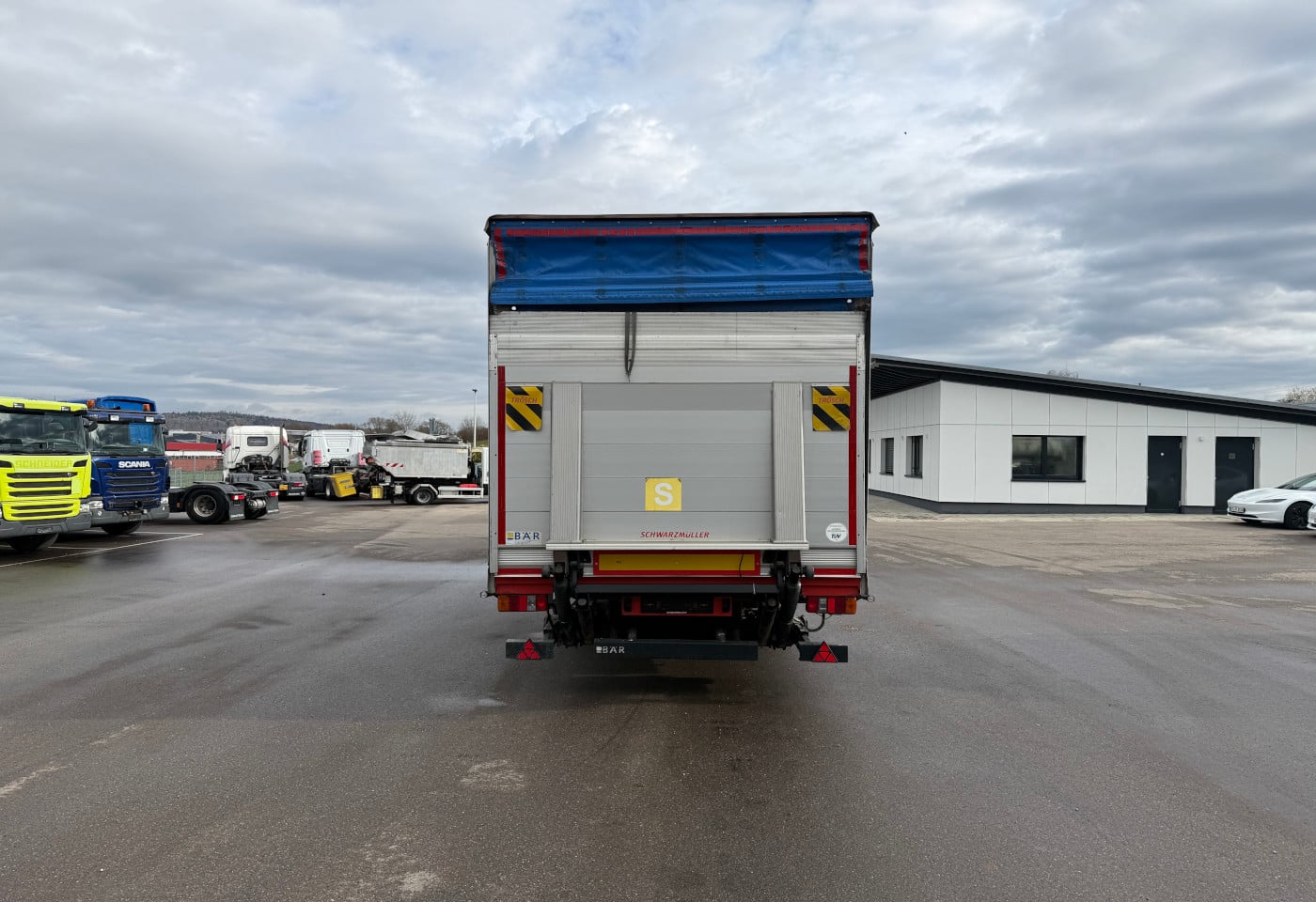 MOTO6625_2846271 vehicle image