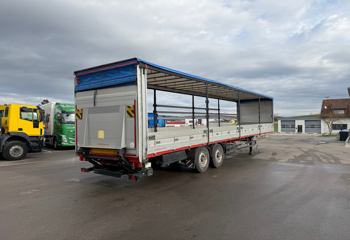 MOTO6625_2846271 vehicle image