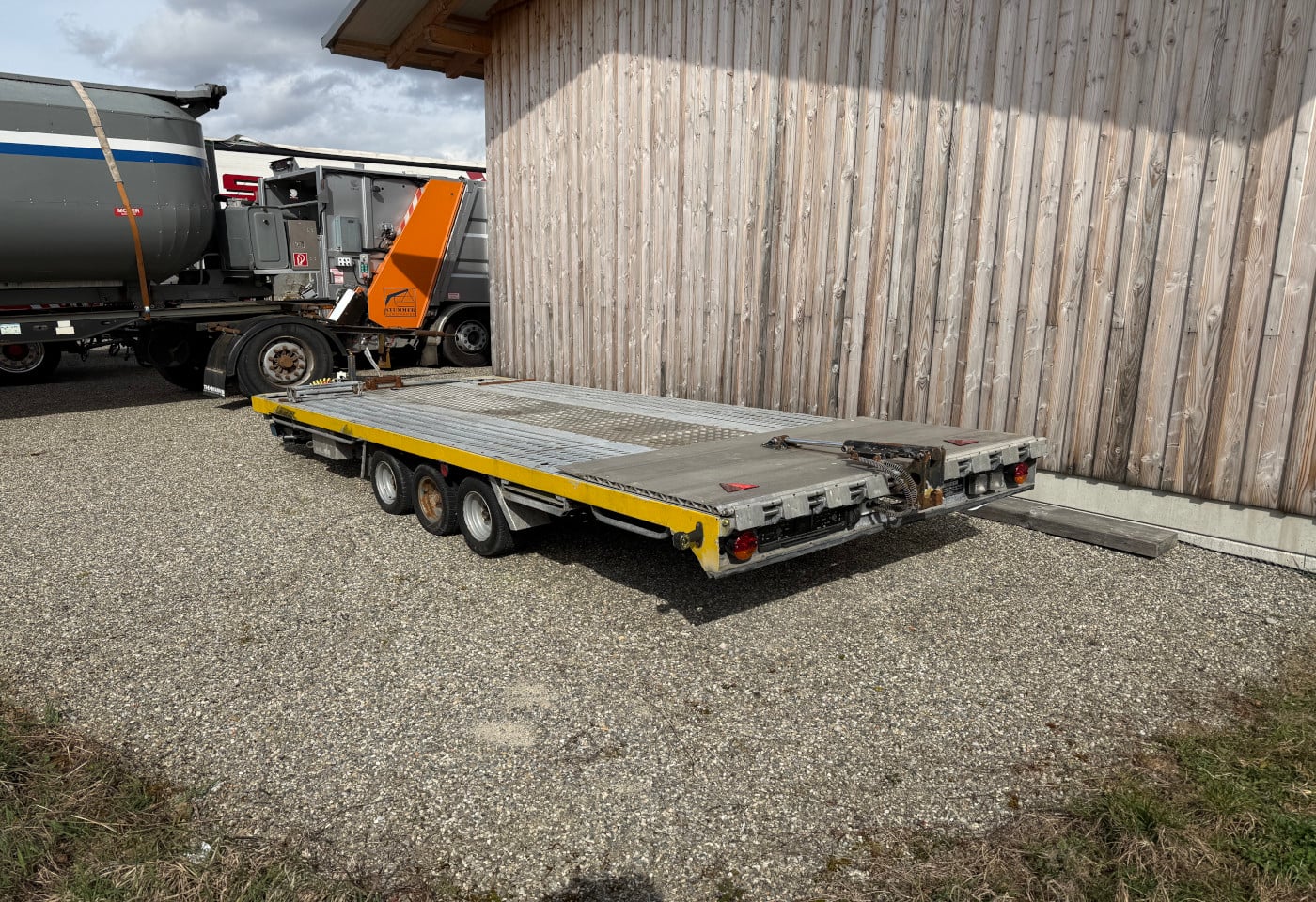 MOTO6625_2846678 vehicle image