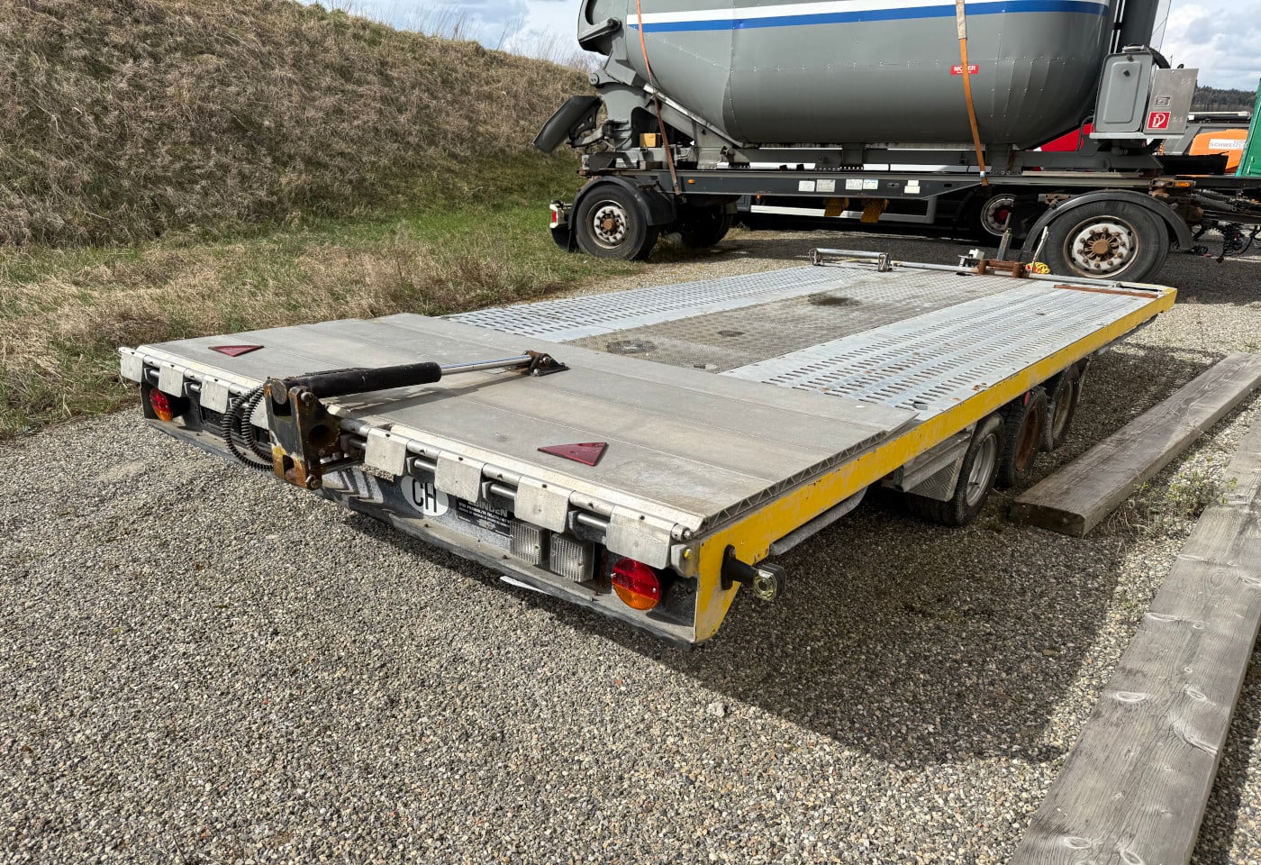 MOTO6625_2846678 vehicle image