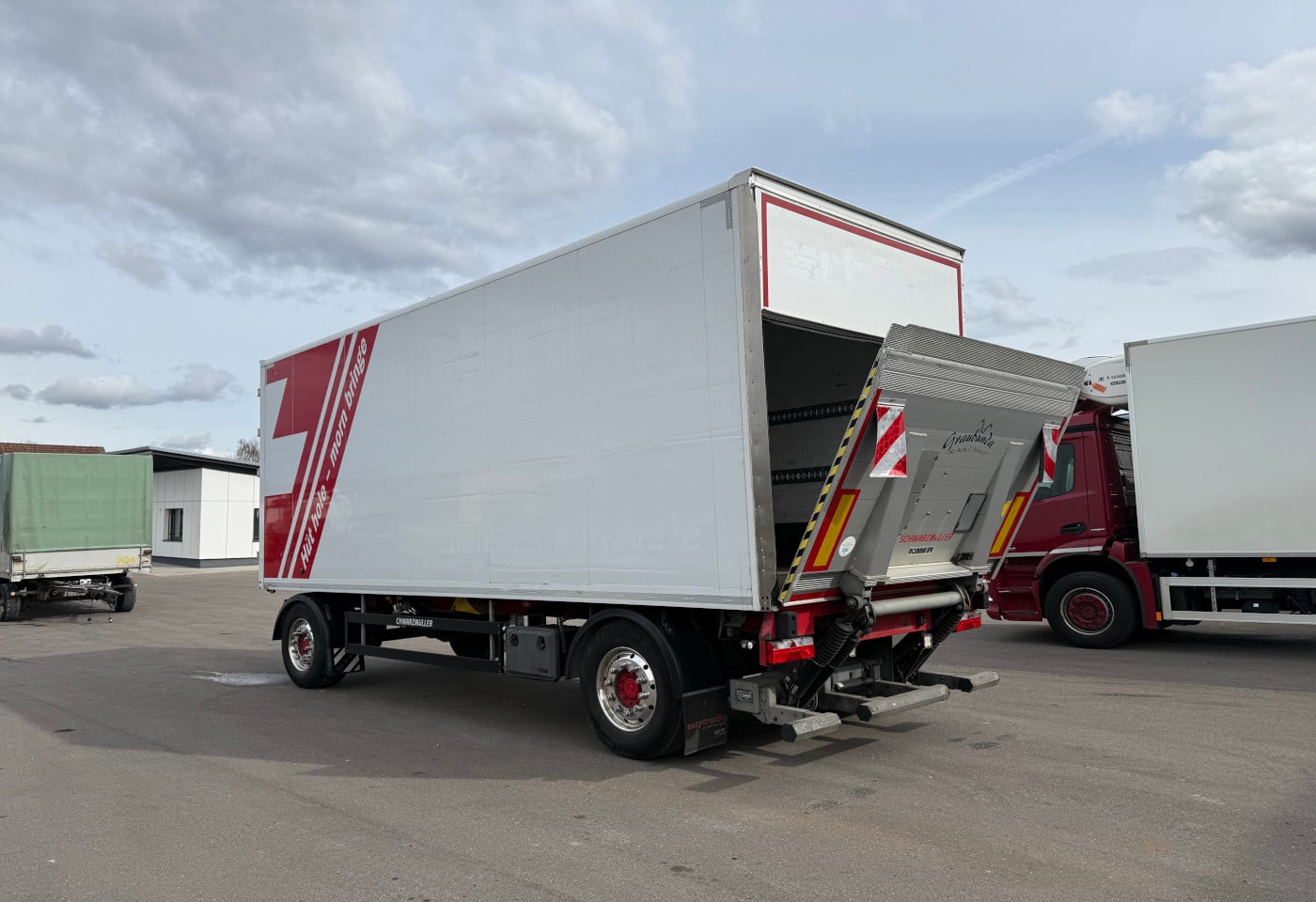 MOTO6625_2846475 vehicle image