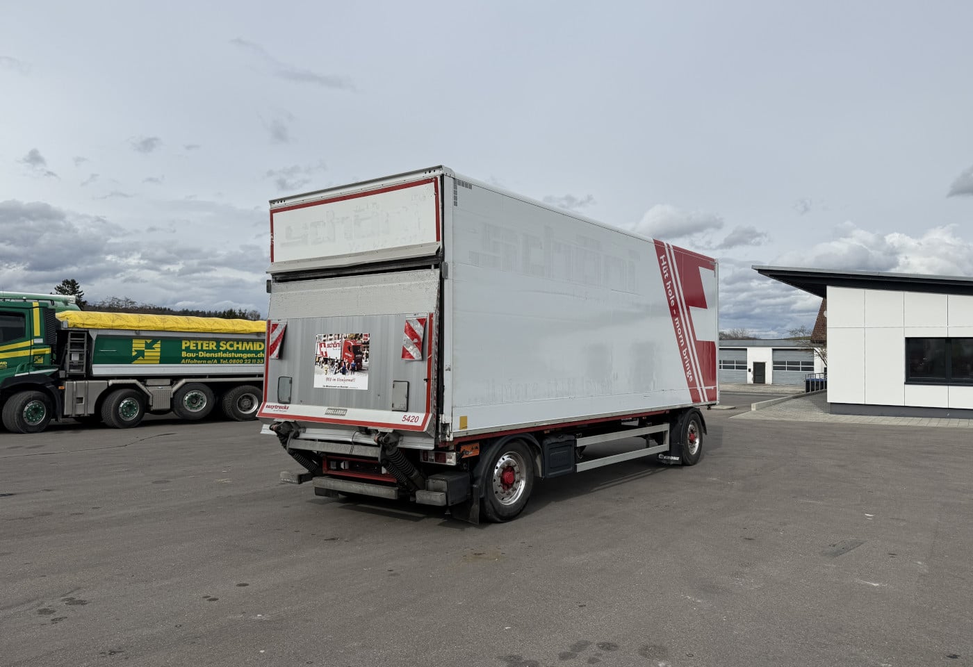 MOTO6625_2846680 vehicle image