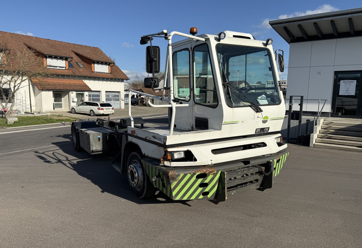 MOTO6625_2847767 vehicle image