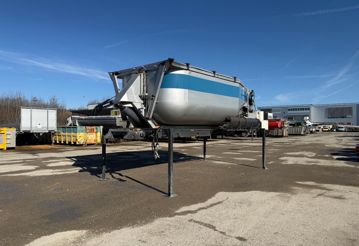 MOTO6625_2854823 vehicle image