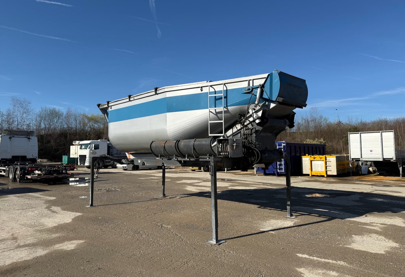 MOTO6625_2854823 vehicle image