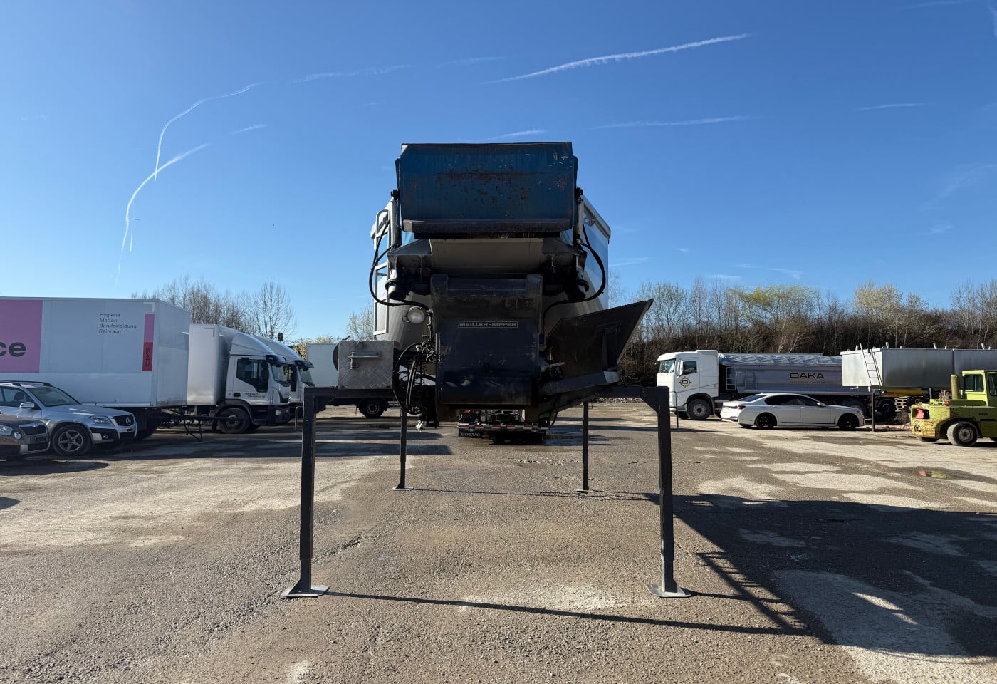 MOTO6625_2854823 vehicle image