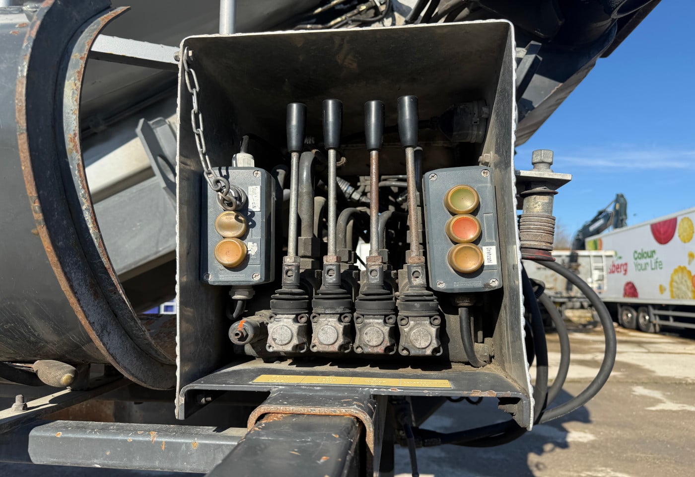 MOTO6625_2854823 vehicle image