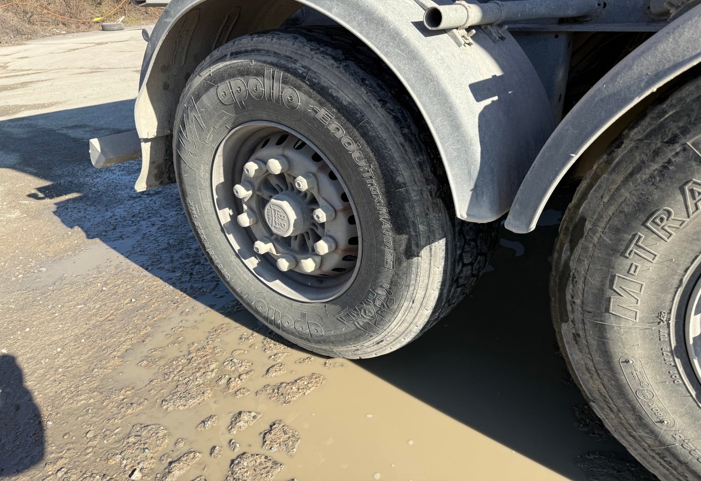 MOTO6625_2854357 vehicle image