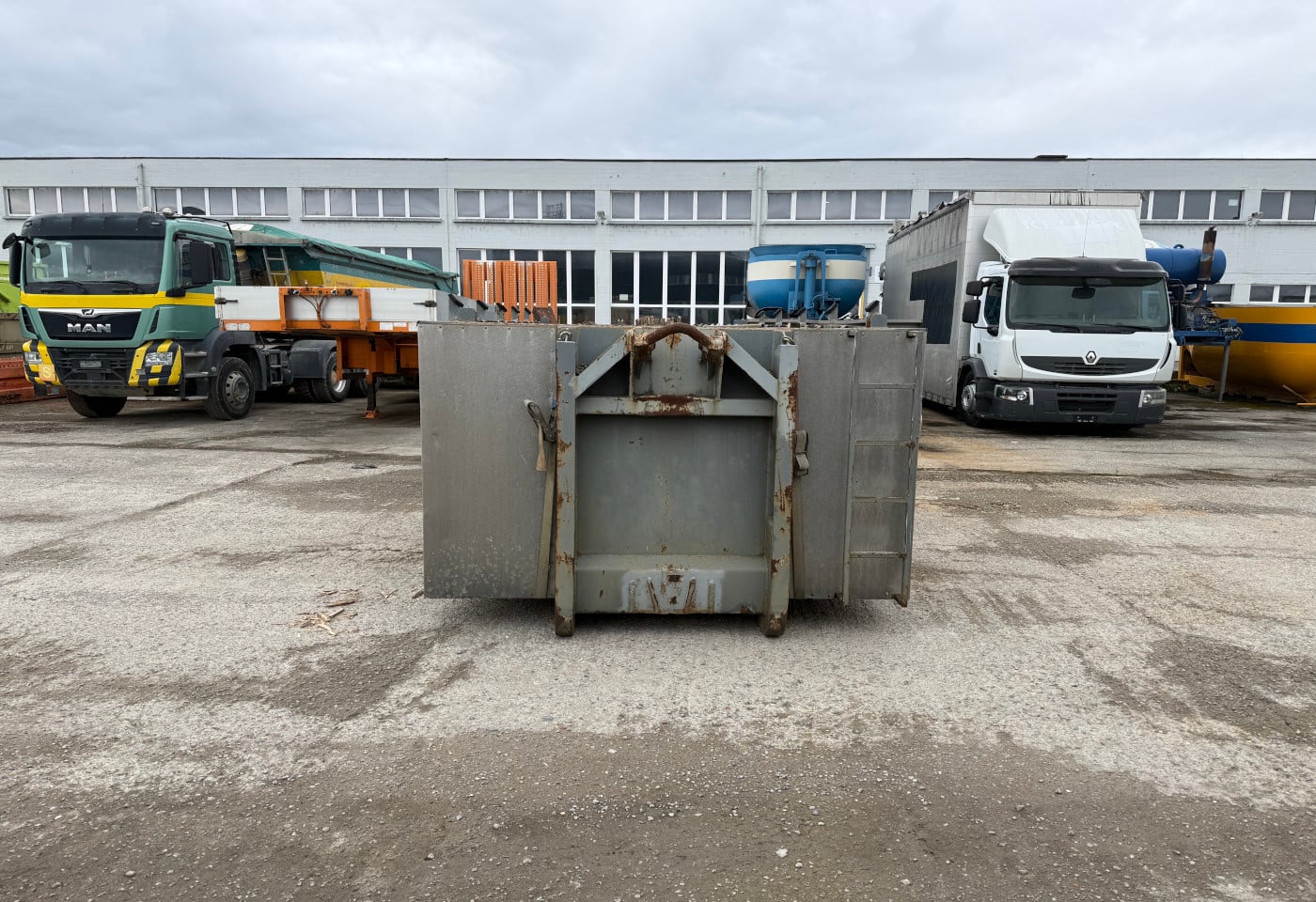 MOTO6625_2853145 vehicle image