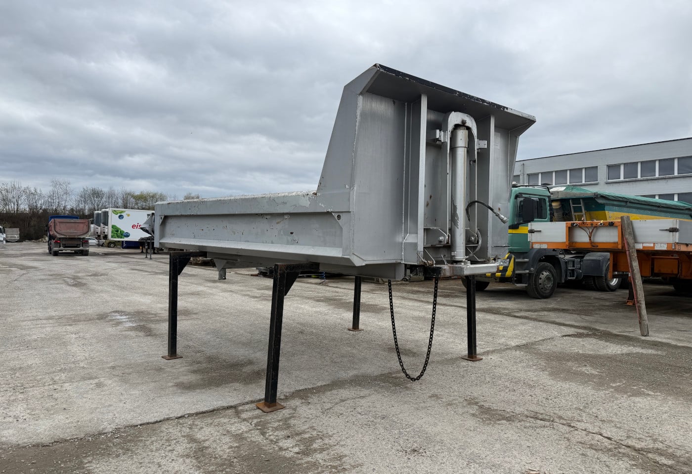 MOTO6625_2851766 vehicle image