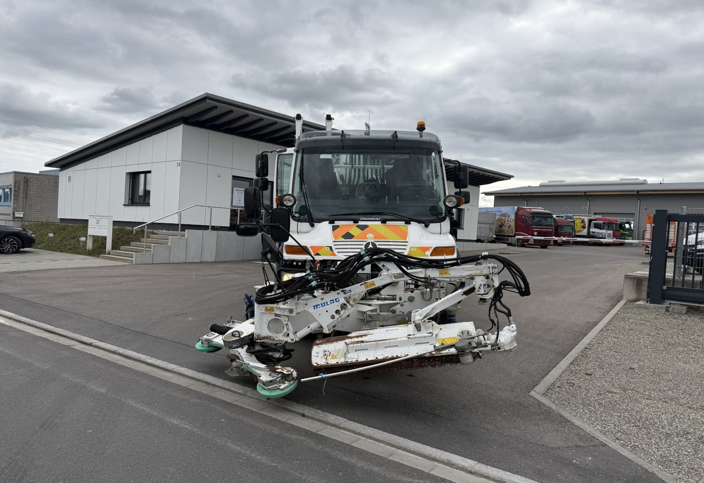 MOTO6625_2853838 vehicle image