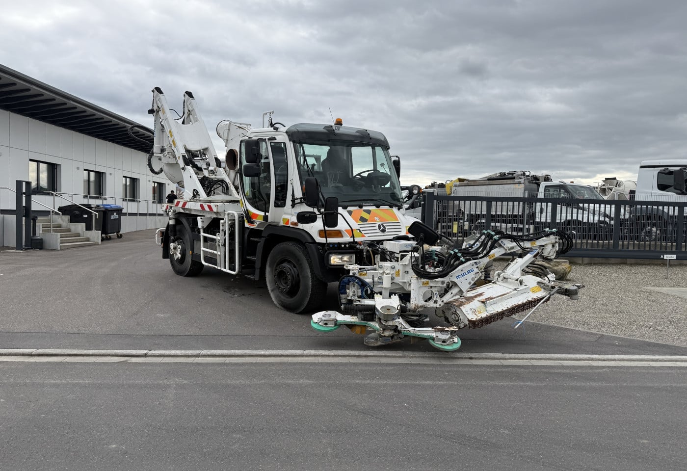 MOTO6625_2853838 vehicle image