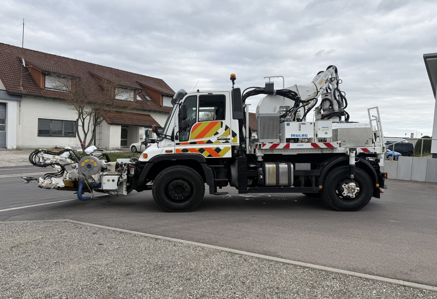 MOTO6625_2853838 vehicle image