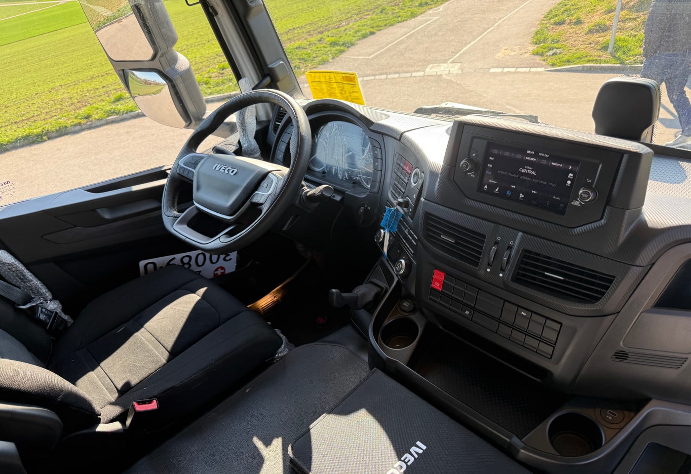 MOTO6625_2854844 vehicle image