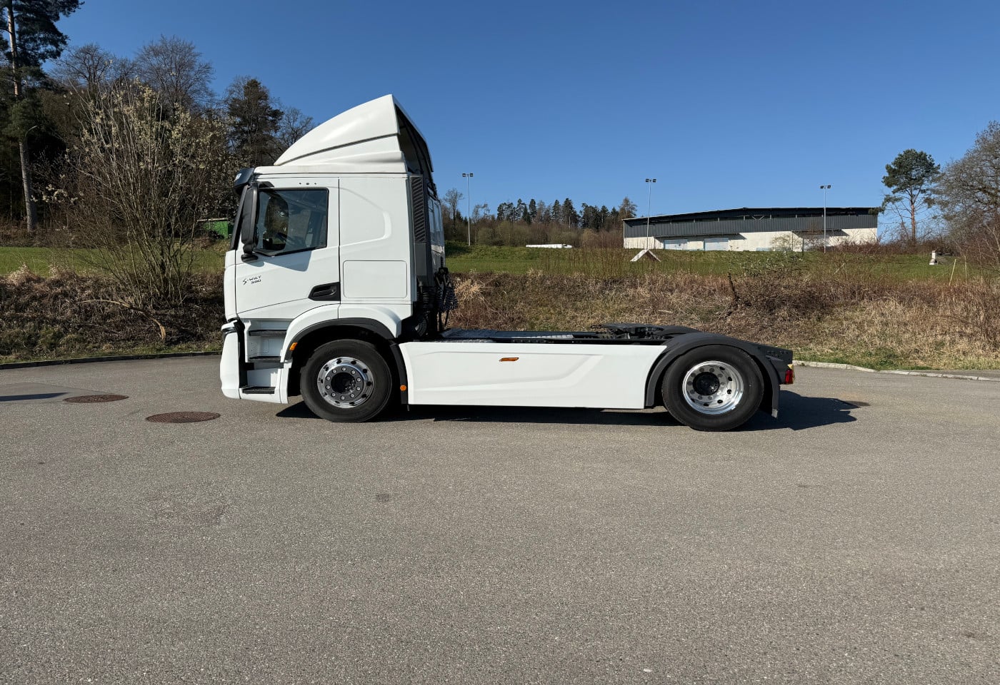 MOTO6625_2854844 vehicle image