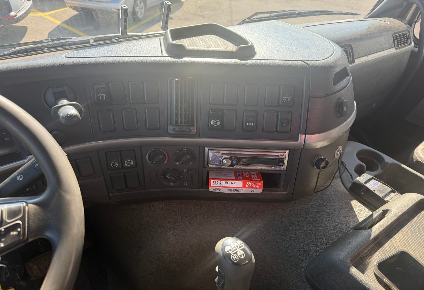 MOTO6625_2856912 vehicle image