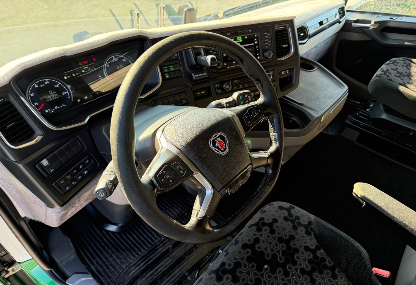 MOTO6625_2855318 vehicle image