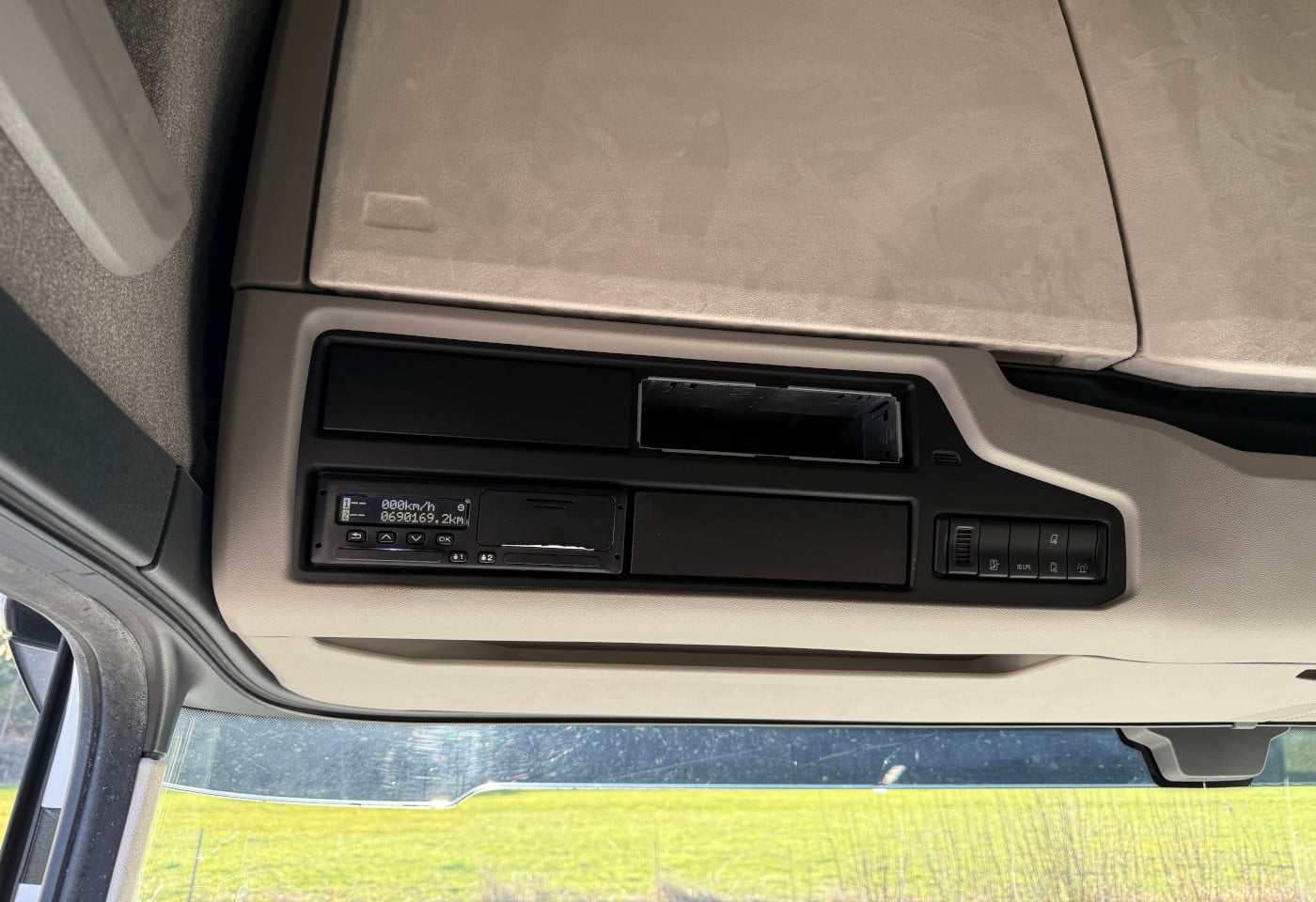 MOTO6625_2855318 vehicle image