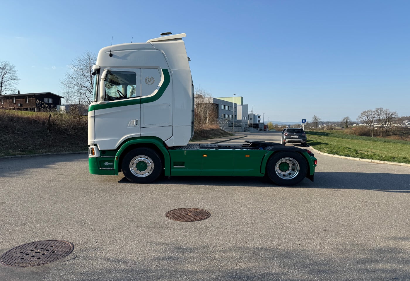 MOTO6625_2855318 vehicle image