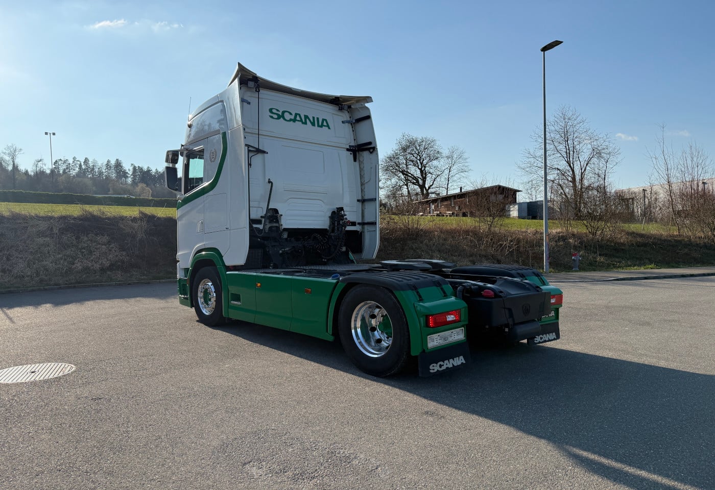 MOTO6625_2855318 vehicle image