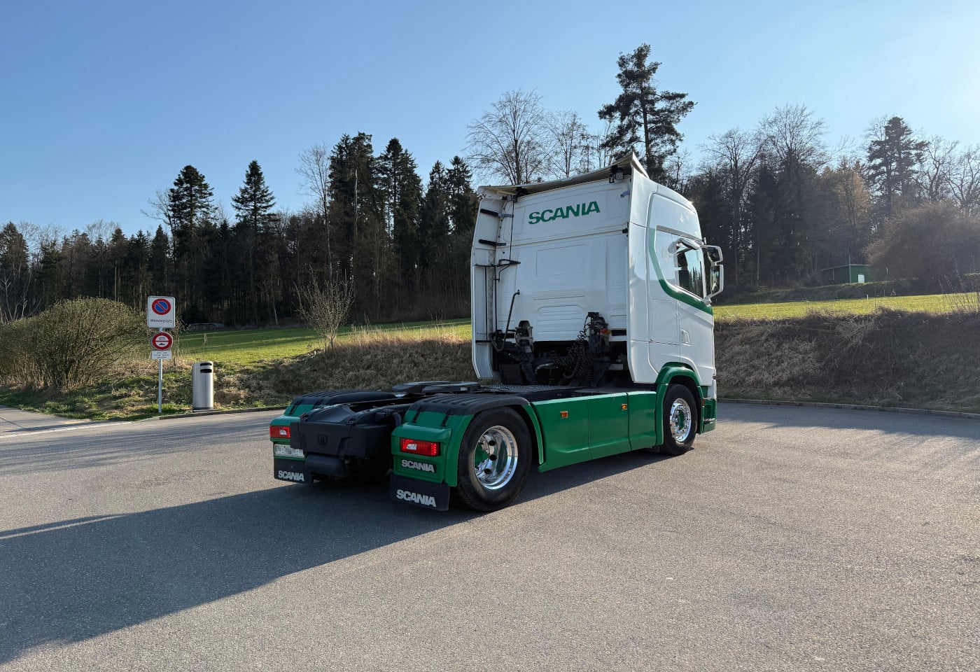 MOTO6625_2855318 vehicle image