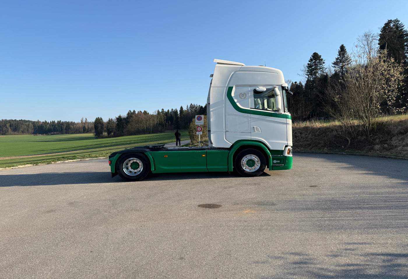 MOTO6625_2855318 vehicle image