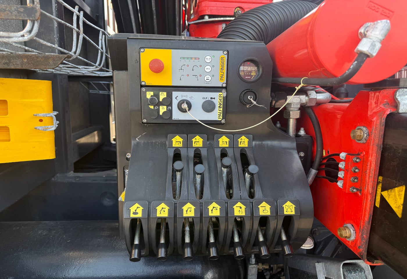 MOTO6625_2866368 vehicle image