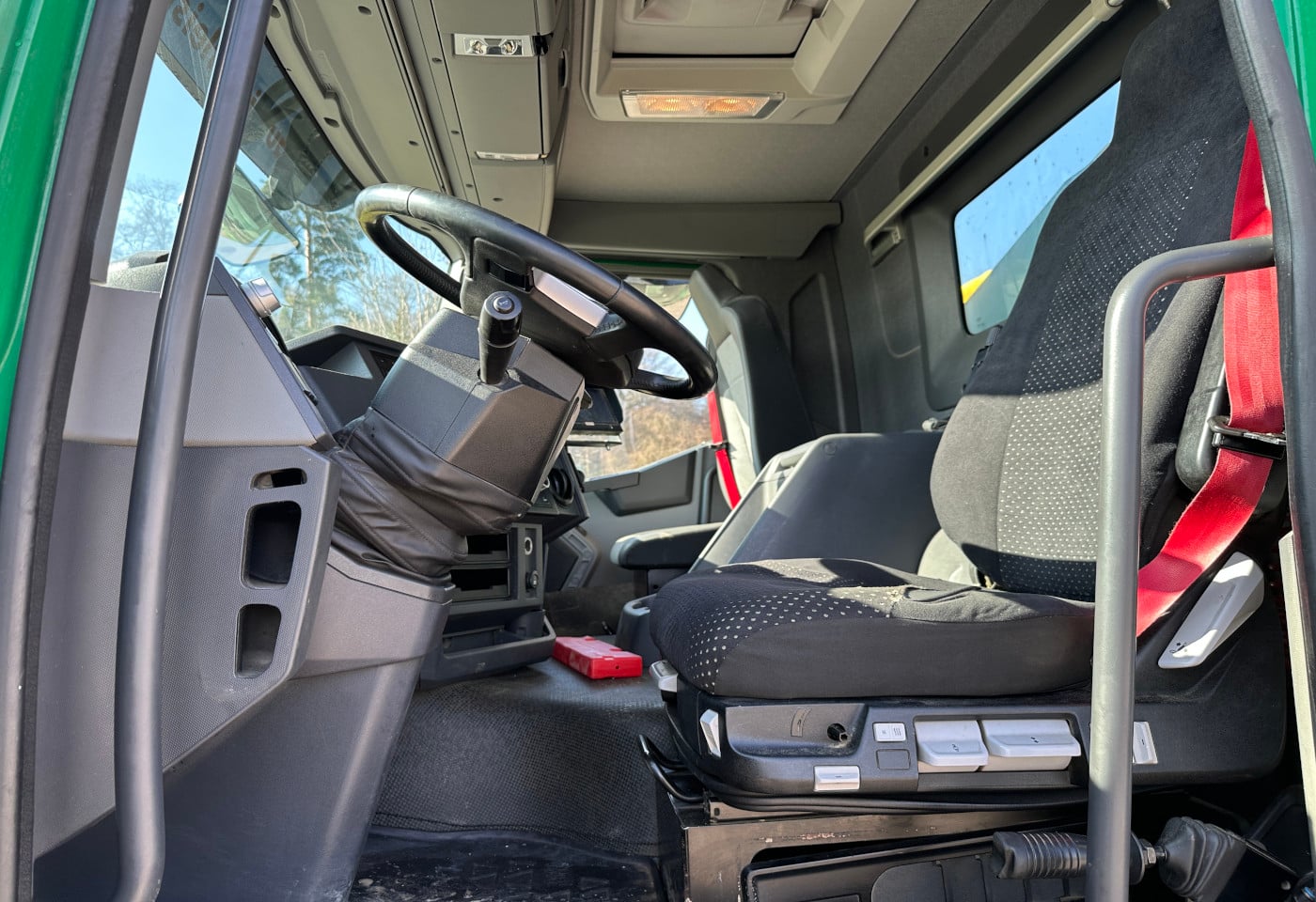 MOTO6625_2840589 vehicle image