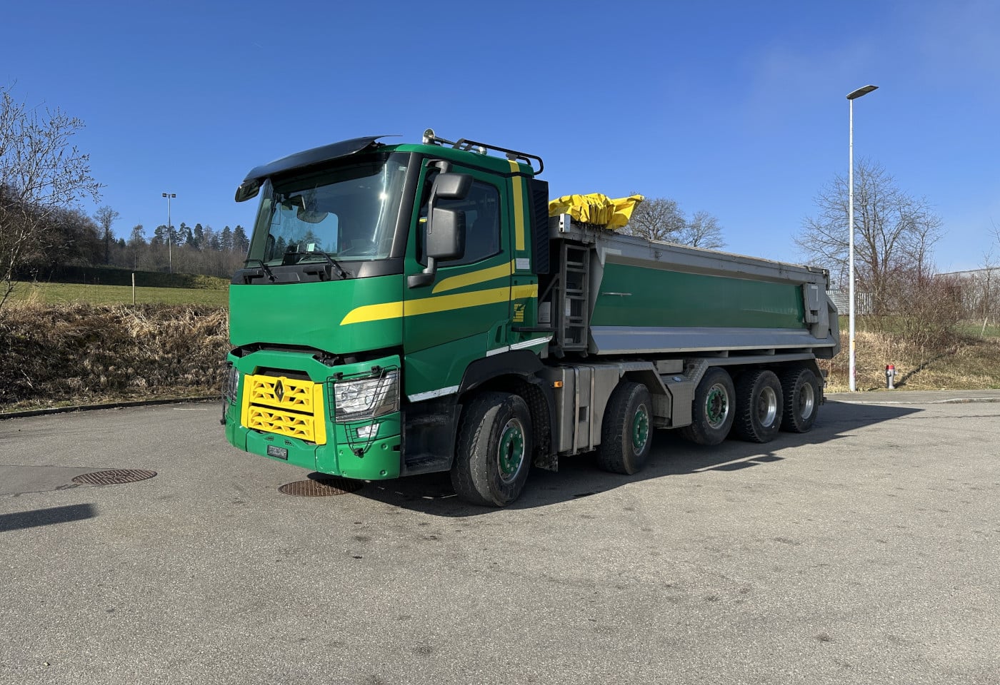 MOTO6625_2840589 vehicle image