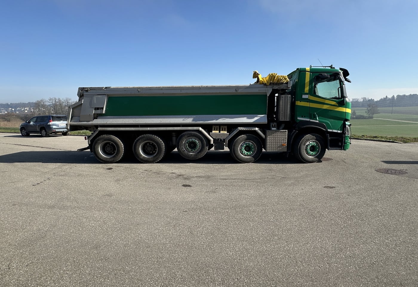 MOTO6625_2840589 vehicle image