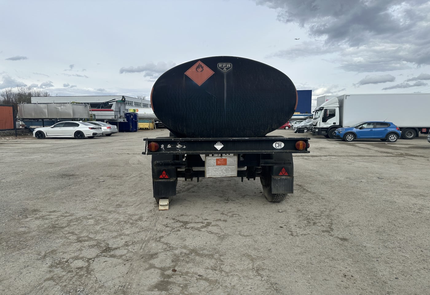 MOTO6625_2853606 vehicle image